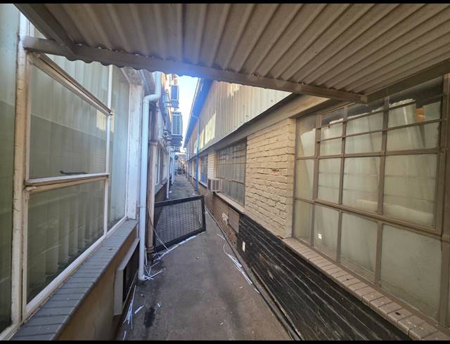 4,656M² WAREHOUSE TO LET IN ALRODE